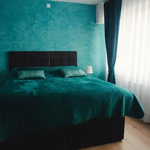 Md Luxury , Brugge België